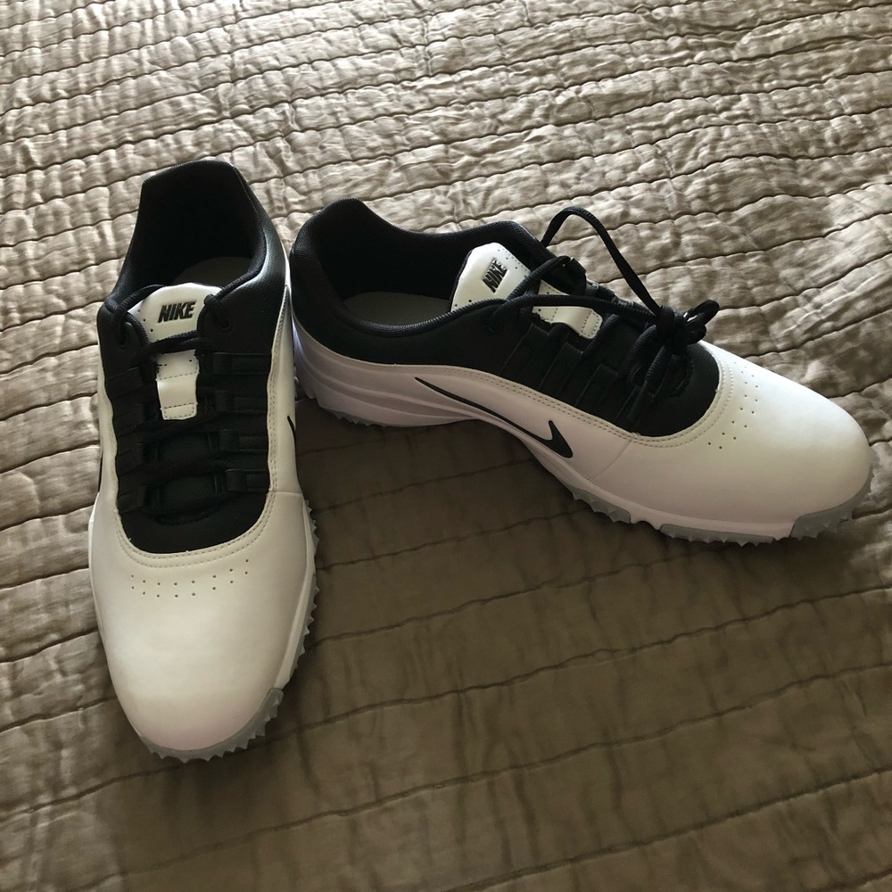 Brand new men’s Nike zoom golf shoes